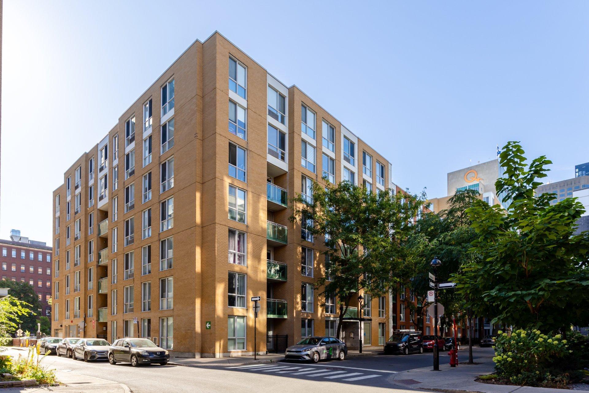 









98


Rue Charlotte

, 158,
Montréal (Ville-Marie),




QC
H2X3V2

