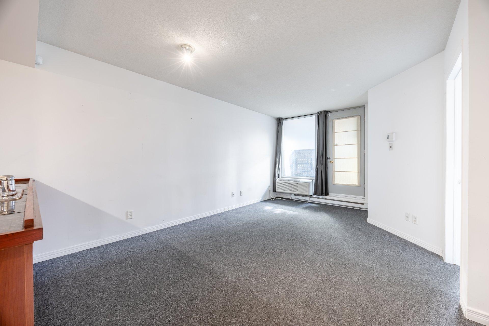 









98


Rue Charlotte

, 158,
Montréal (Ville-Marie),




QC
H2X3V2

