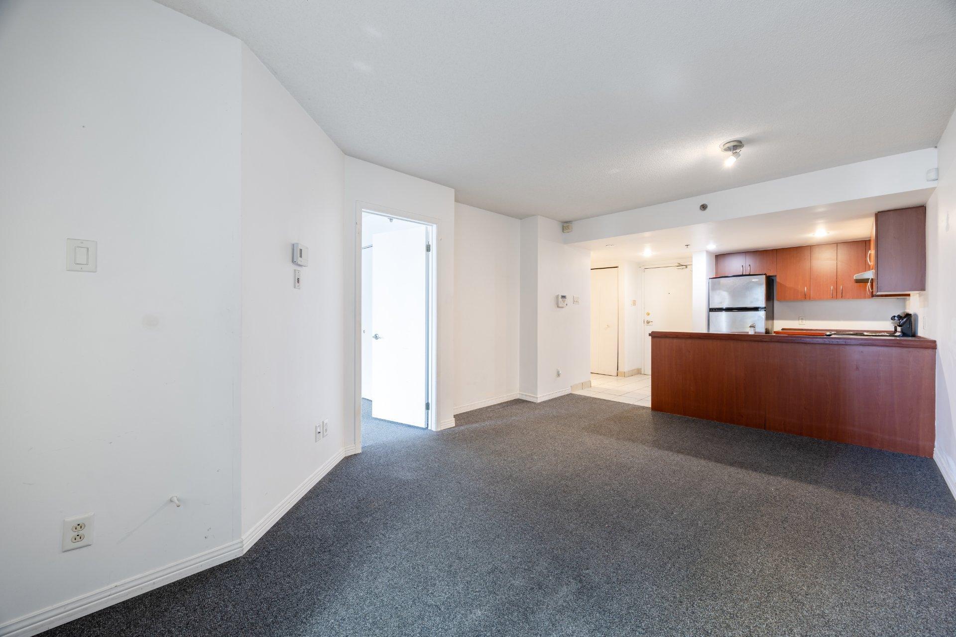 









98


Rue Charlotte

, 158,
Montréal (Ville-Marie),




QC
H2X3V2

