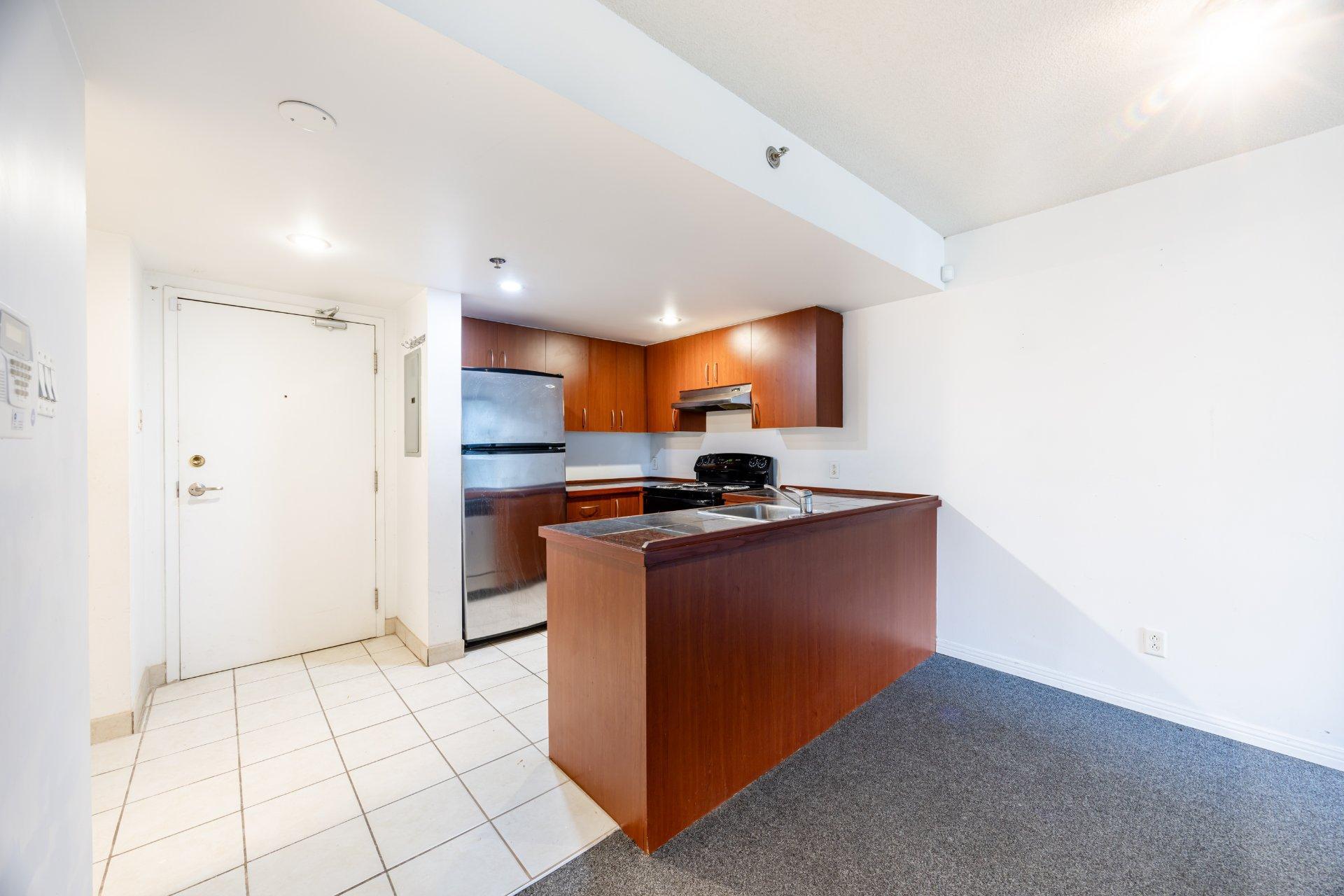 









98


Rue Charlotte

, 158,
Montréal (Ville-Marie),




QC
H2X3V2


