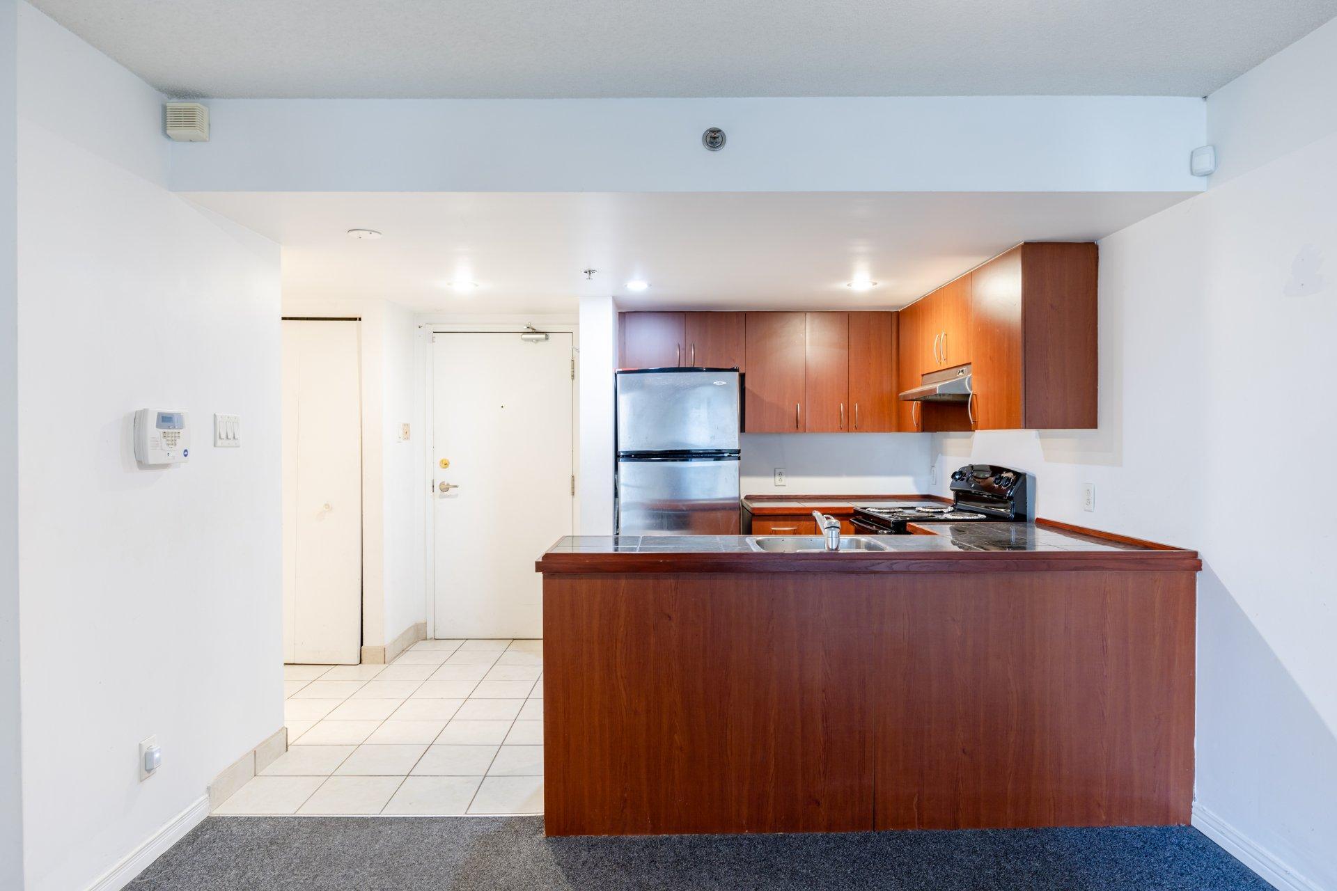 









98


Rue Charlotte

, 158,
Montréal (Ville-Marie),




QC
H2X3V2

