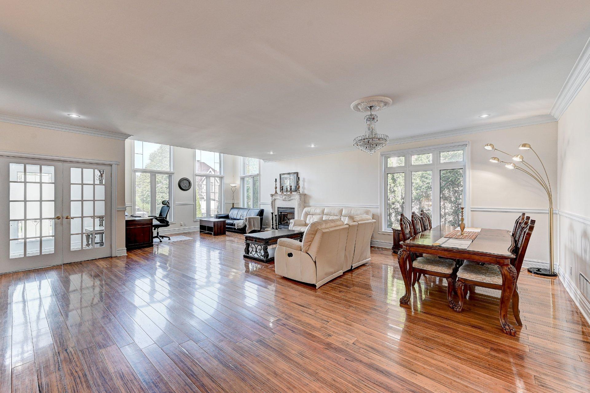 









136


Rue Jean-De Ronceray

,
Carignan,




QC
J3L6L8

