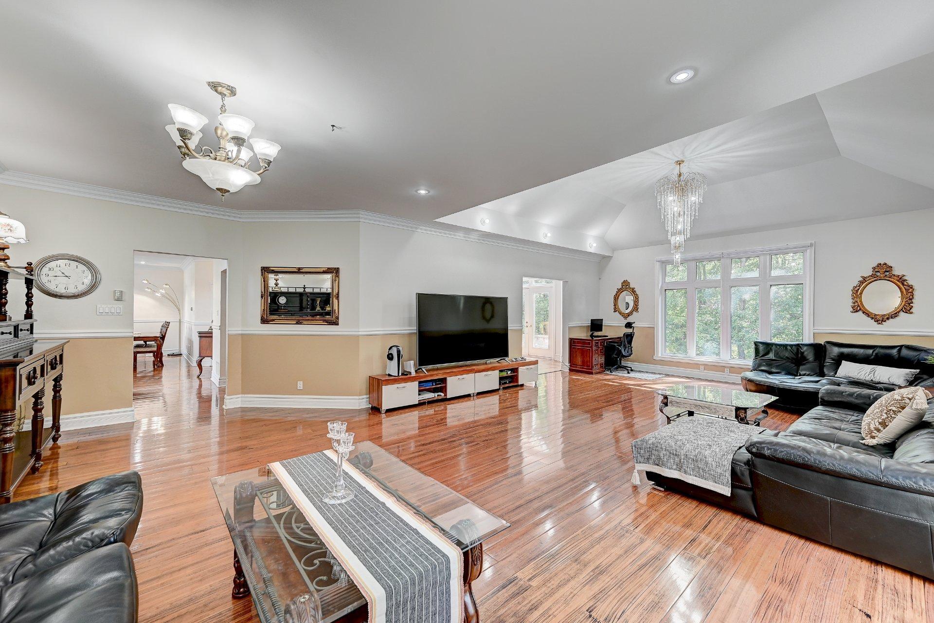 









136


Rue Jean-De Ronceray

,
Carignan,




QC
J3L6L8

