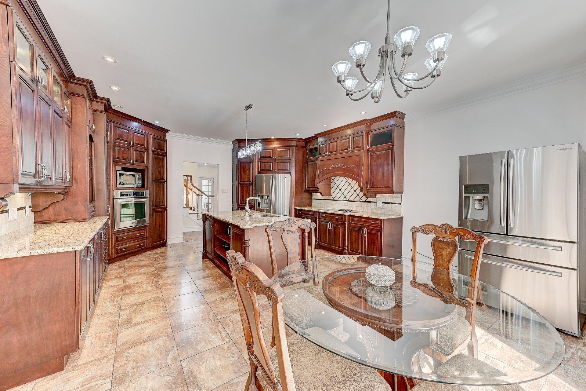 









136


Rue Jean-De Ronceray

,
Carignan,




QC
J3L6L8

