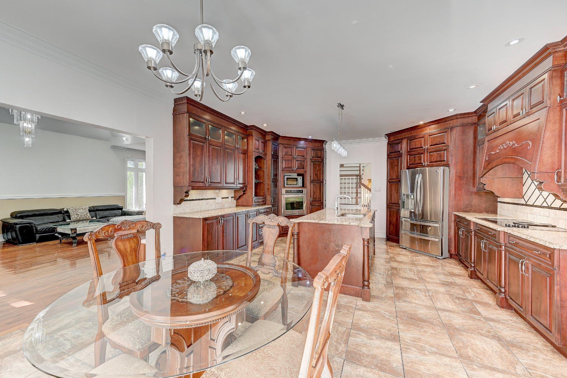 









136


Rue Jean-De Ronceray

,
Carignan,




QC
J3L6L8

