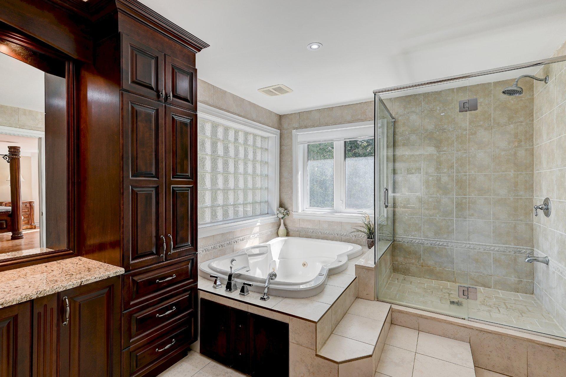 









136


Rue Jean-De Ronceray

,
Carignan,




QC
J3L6L8

