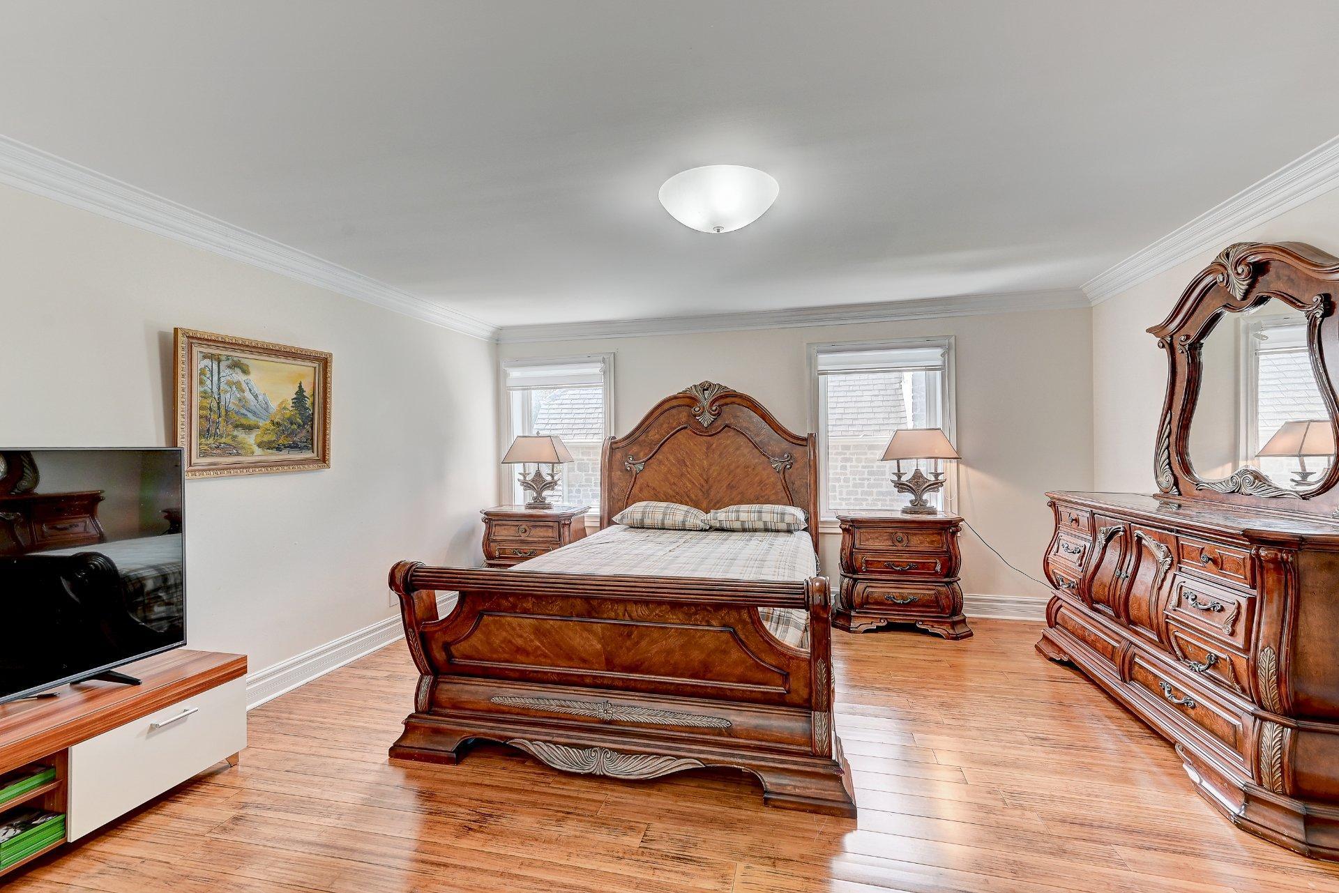 









136


Rue Jean-De Ronceray

,
Carignan,




QC
J3L6L8

