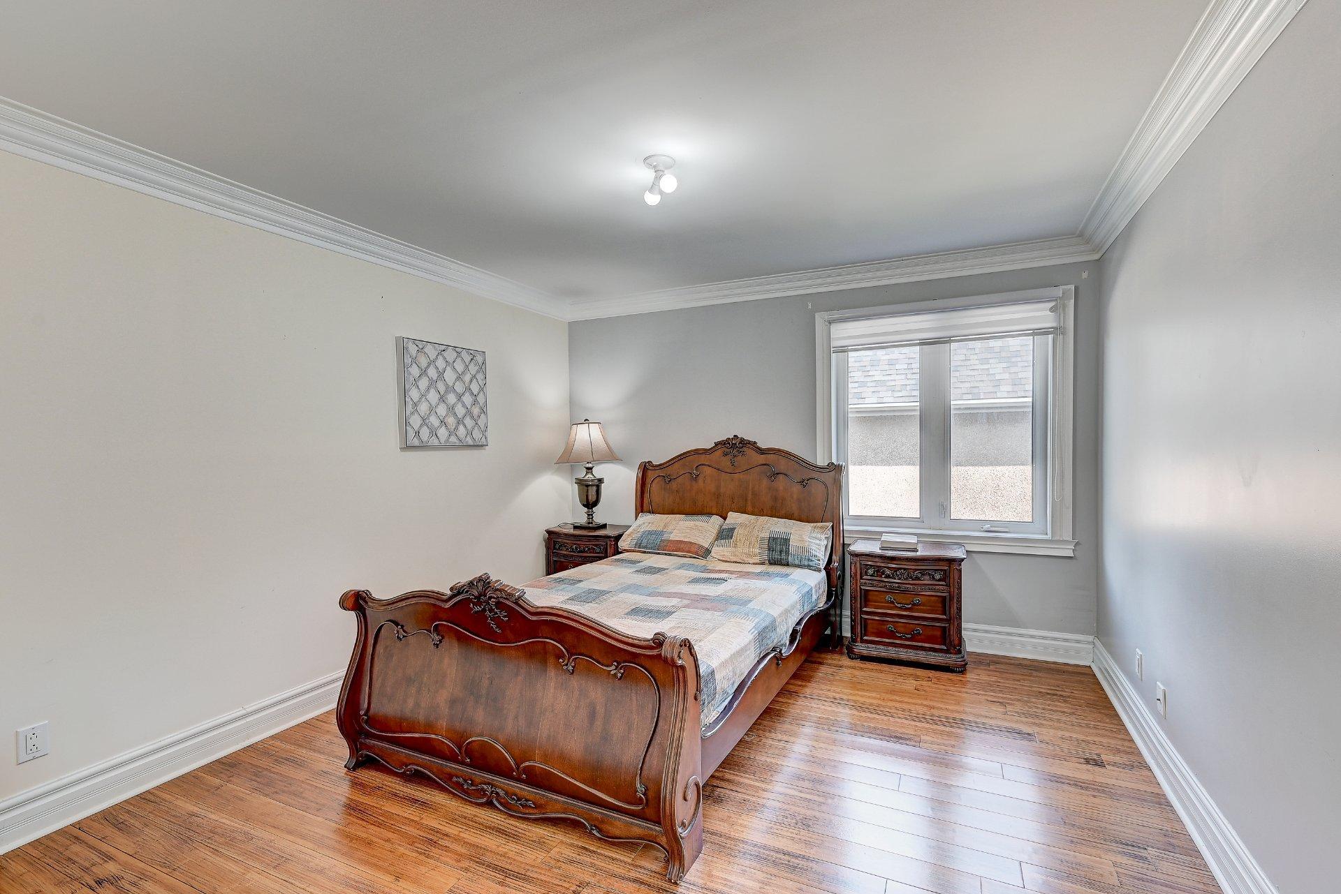 









136


Rue Jean-De Ronceray

,
Carignan,




QC
J3L6L8

