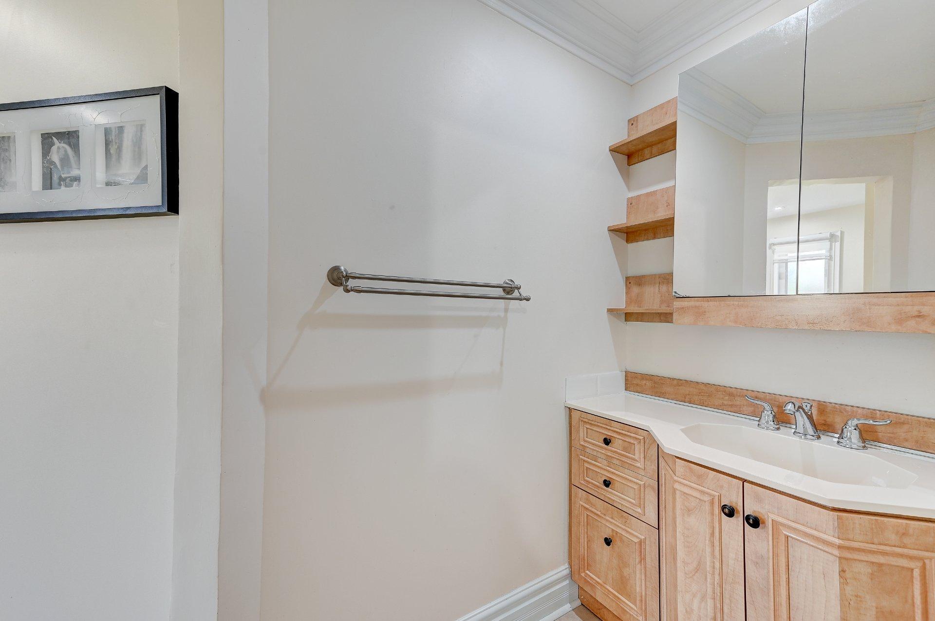 









136


Rue Jean-De Ronceray

,
Carignan,




QC
J3L6L8

