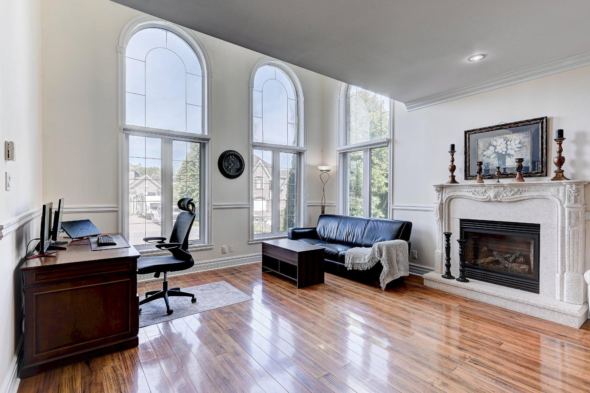 









136


Rue Jean-De Ronceray

,
Carignan,




QC
J3L6L8

