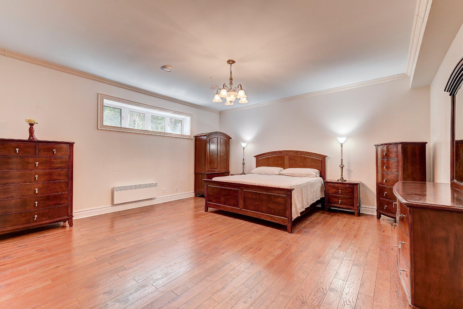 









136


Rue Jean-De Ronceray

,
Carignan,




QC
J3L6L8

