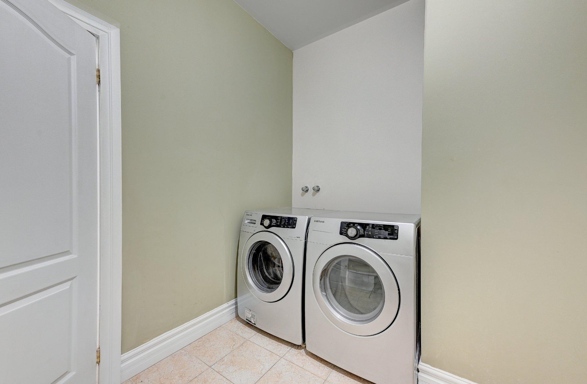 









136


Rue Jean-De Ronceray

,
Carignan,




QC
J3L6L8

