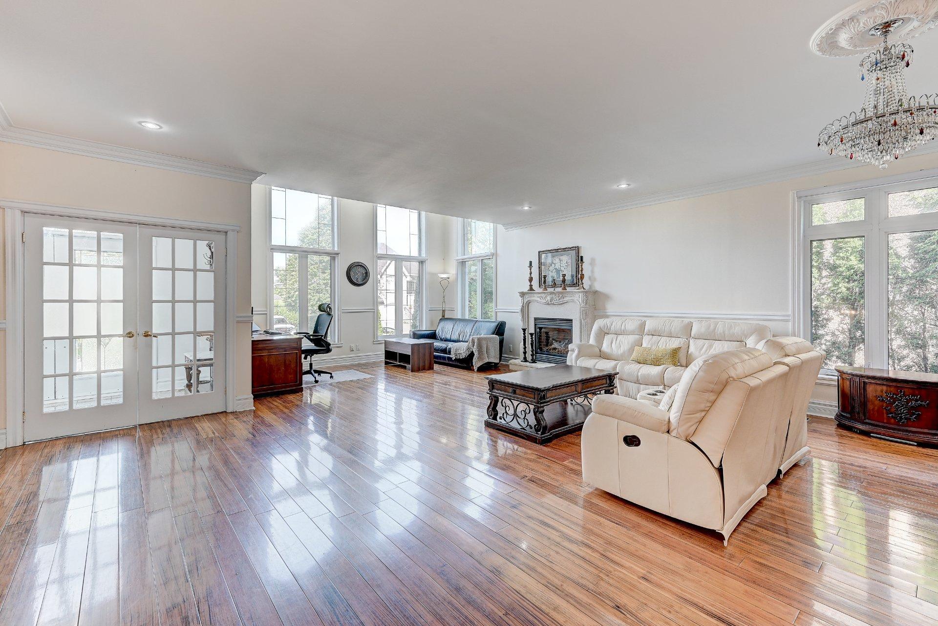 









136


Rue Jean-De Ronceray

,
Carignan,




QC
J3L6L8

