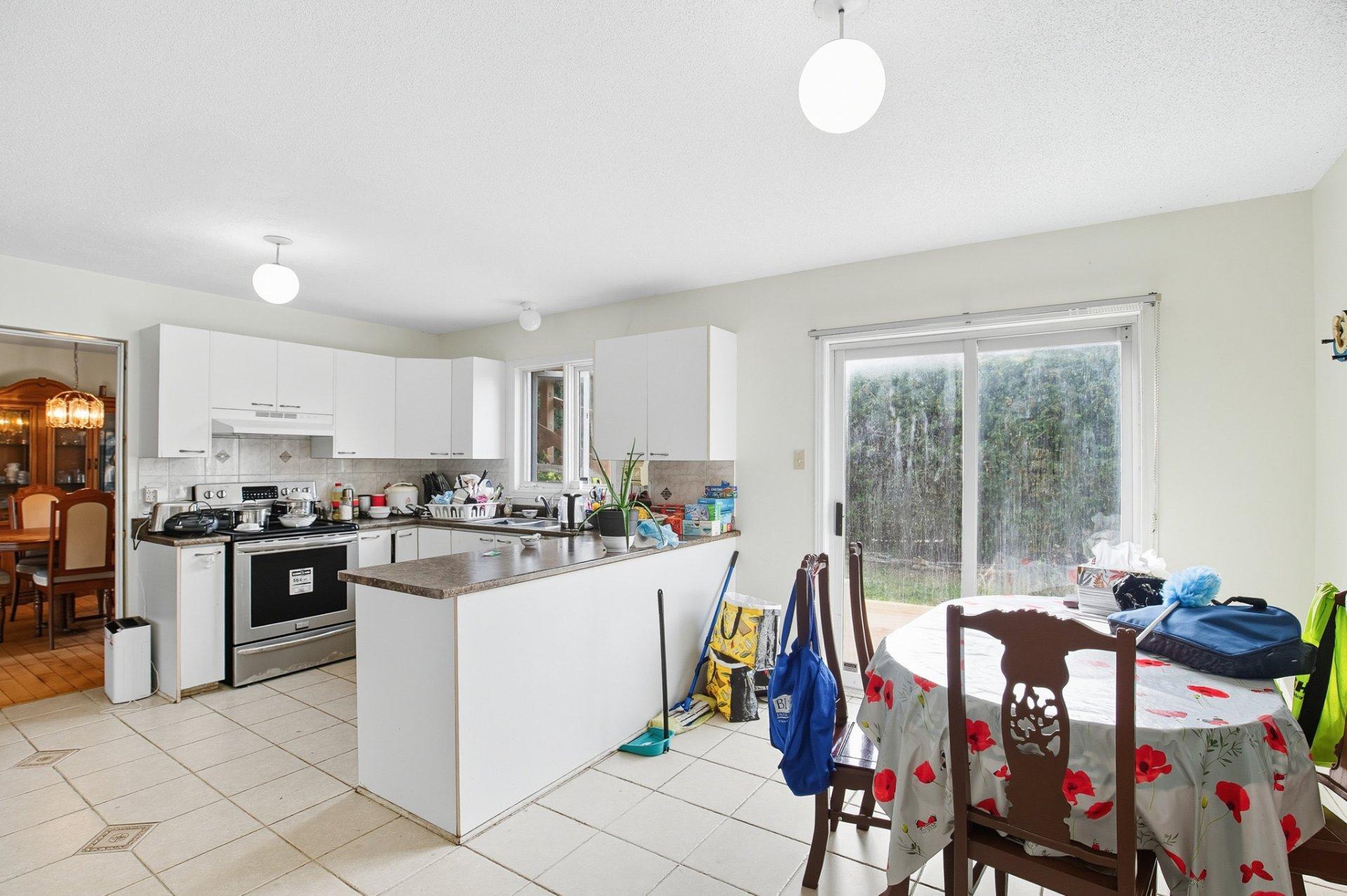 









64


Rue Jean-De La Fontaine

,
Gatineau (Aylmer),




QC
J9J2P5

