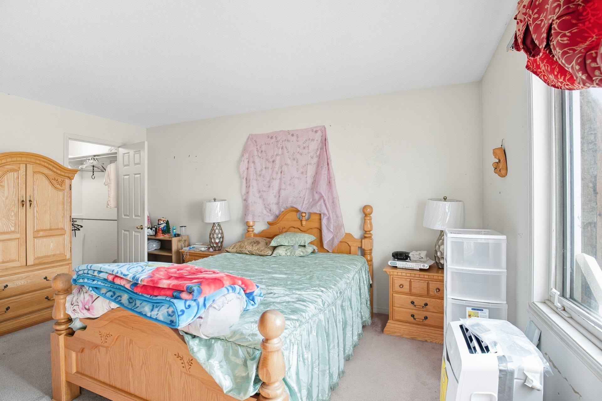 









64


Rue Jean-De La Fontaine

,
Gatineau (Aylmer),




QC
J9J2P5

