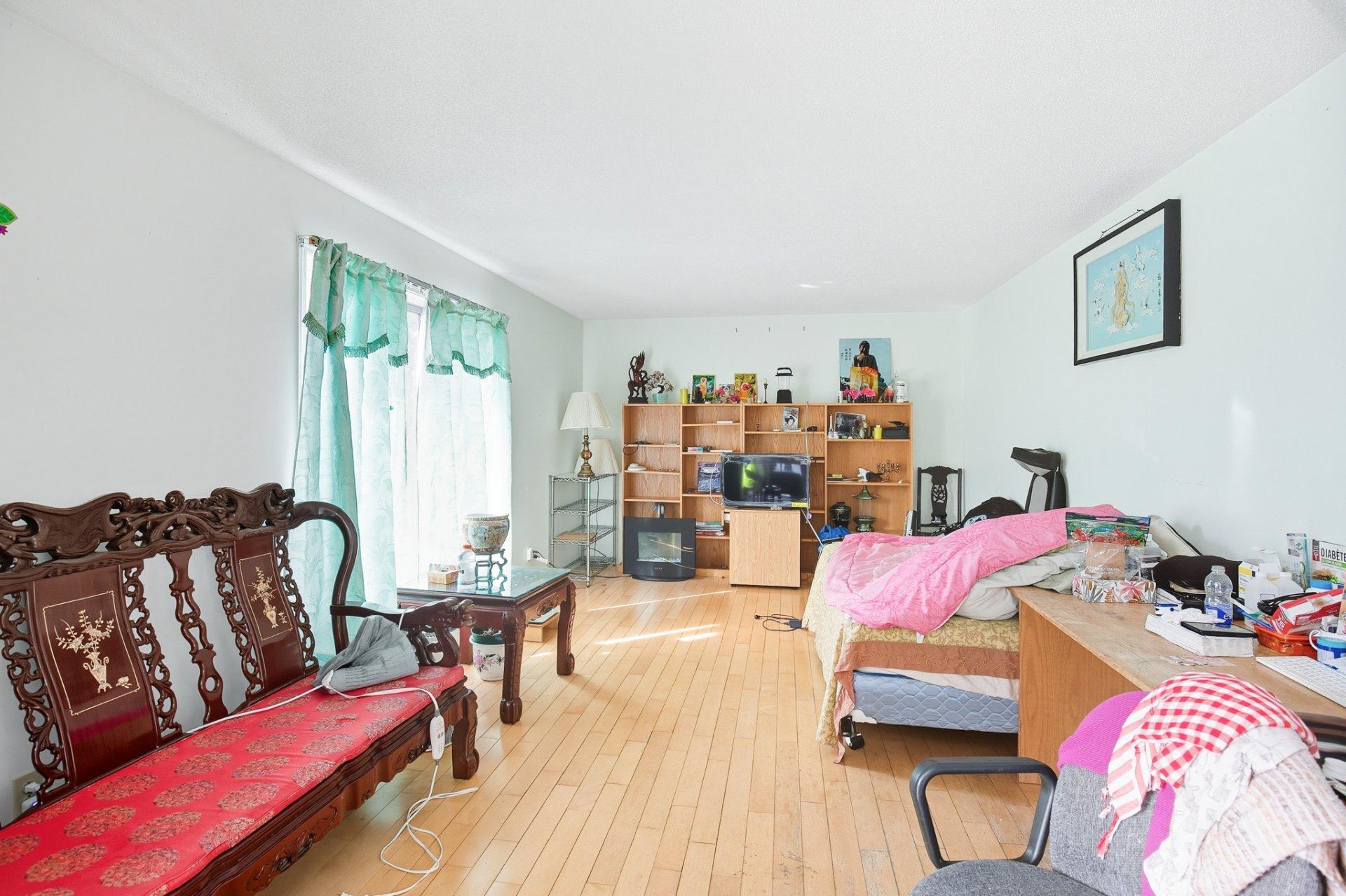 









64


Rue Jean-De La Fontaine

,
Gatineau (Aylmer),




QC
J9J2P5

