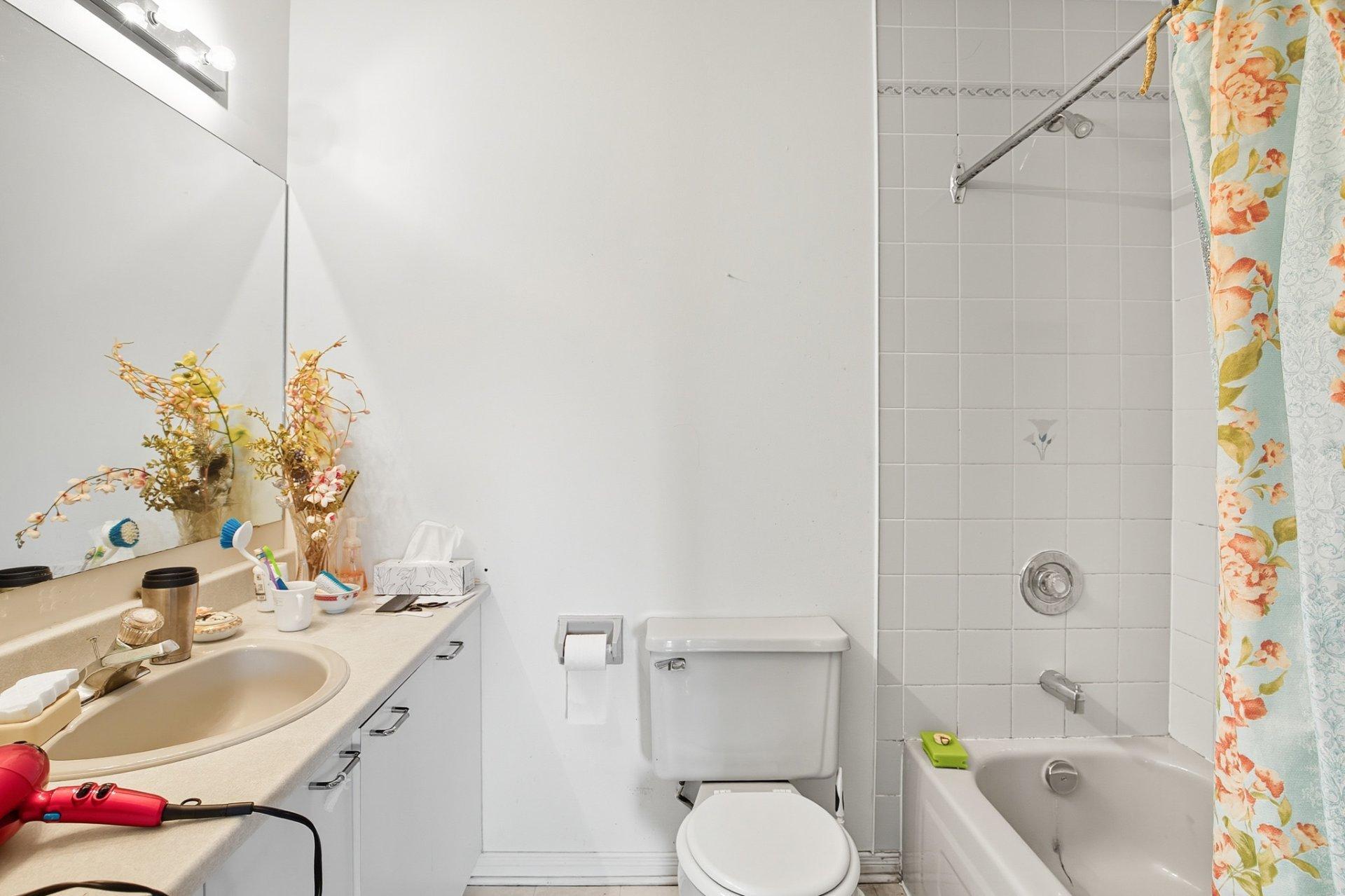 









64


Rue Jean-De La Fontaine

,
Gatineau (Aylmer),




QC
J9J2P5

