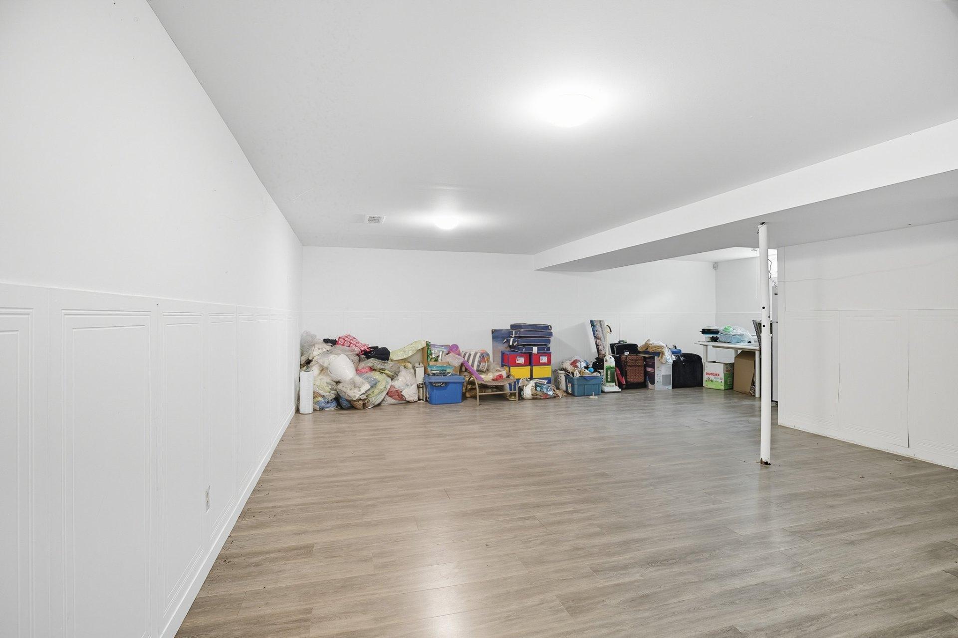 









64


Rue Jean-De La Fontaine

,
Gatineau (Aylmer),




QC
J9J2P5

