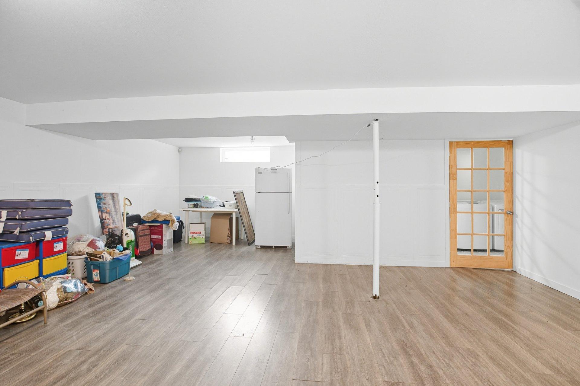 









64


Rue Jean-De La Fontaine

,
Gatineau (Aylmer),




QC
J9J2P5

