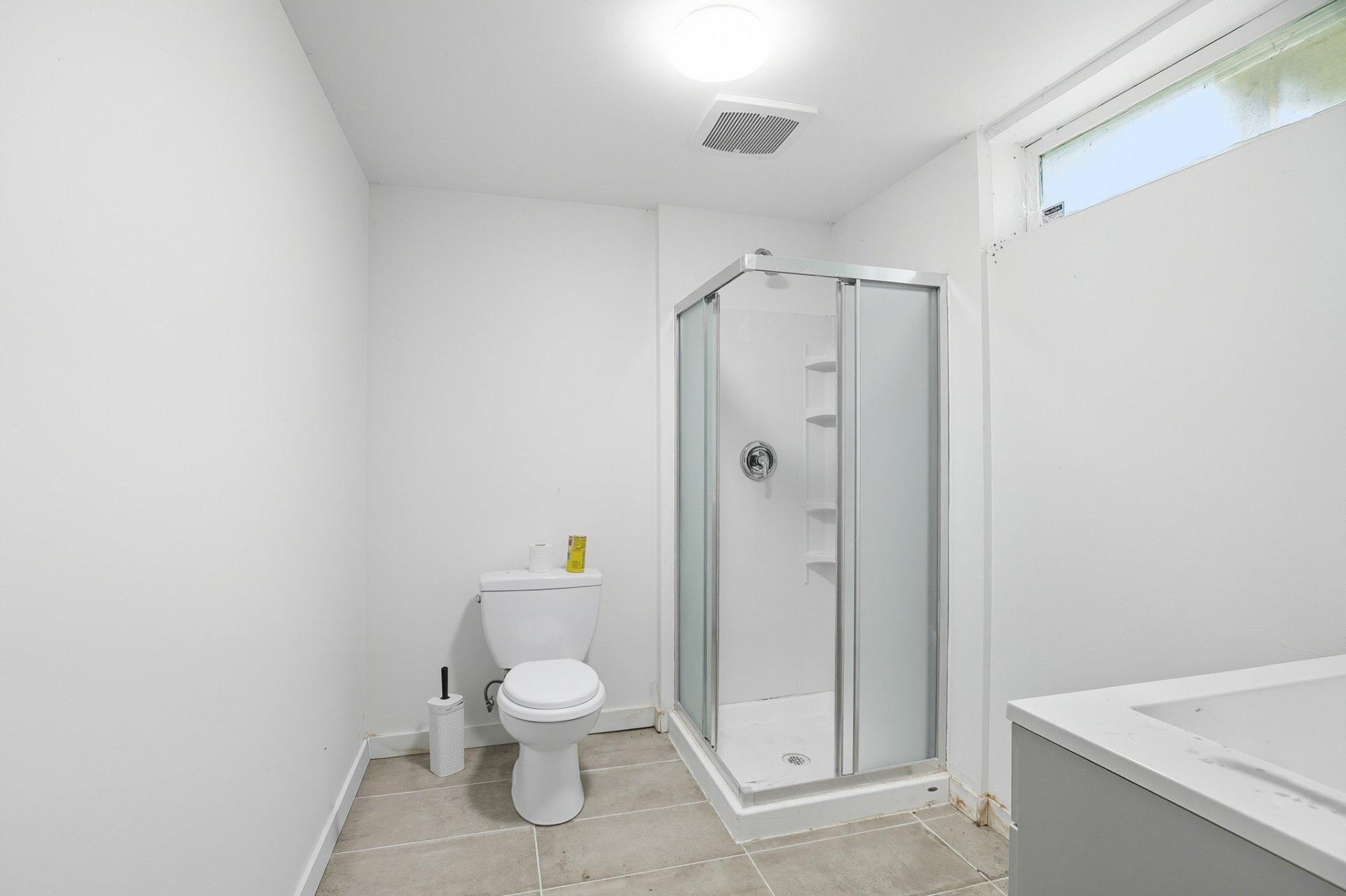 









64


Rue Jean-De La Fontaine

,
Gatineau (Aylmer),




QC
J9J2P5

