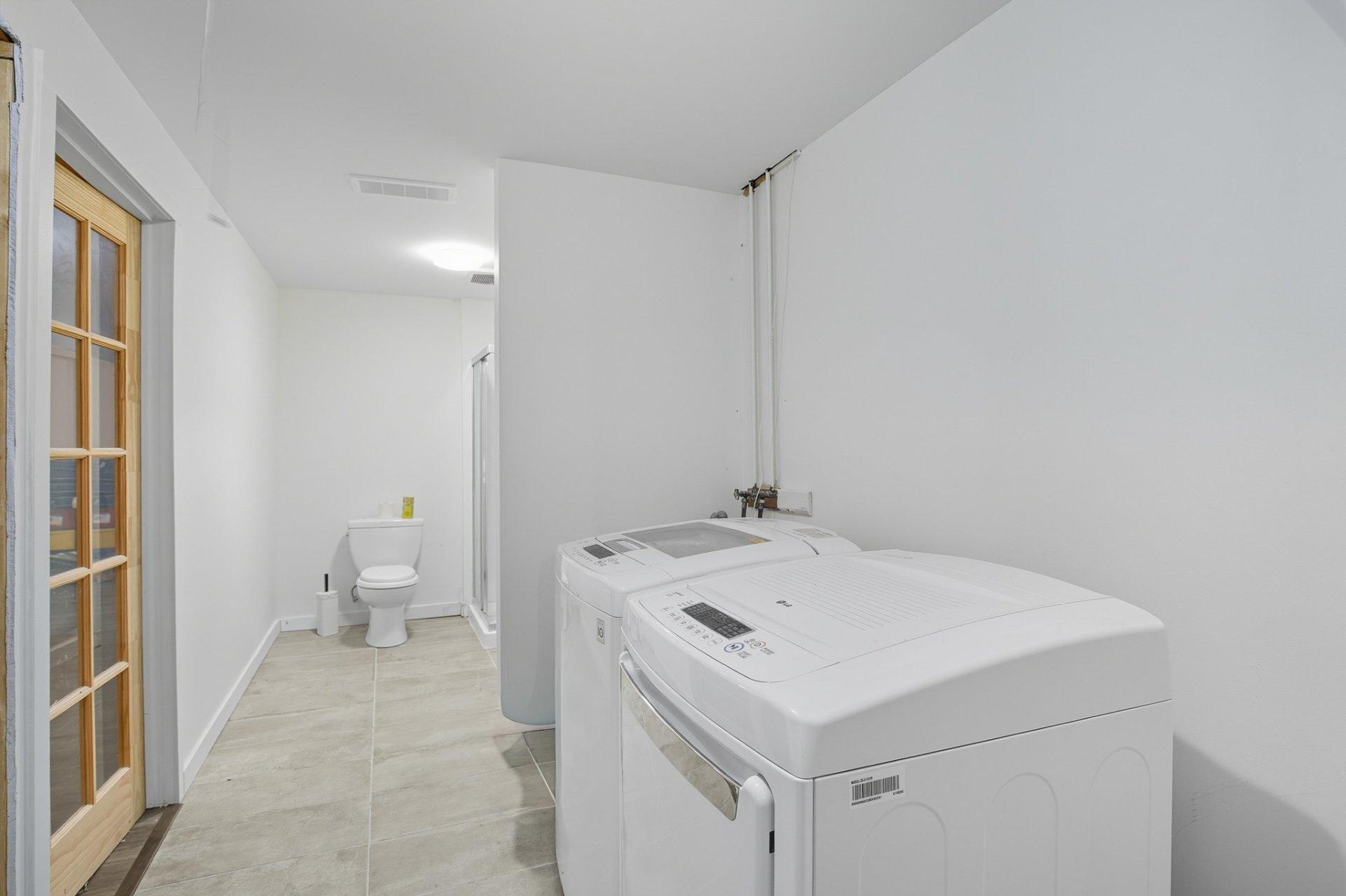 









64


Rue Jean-De La Fontaine

,
Gatineau (Aylmer),




QC
J9J2P5

