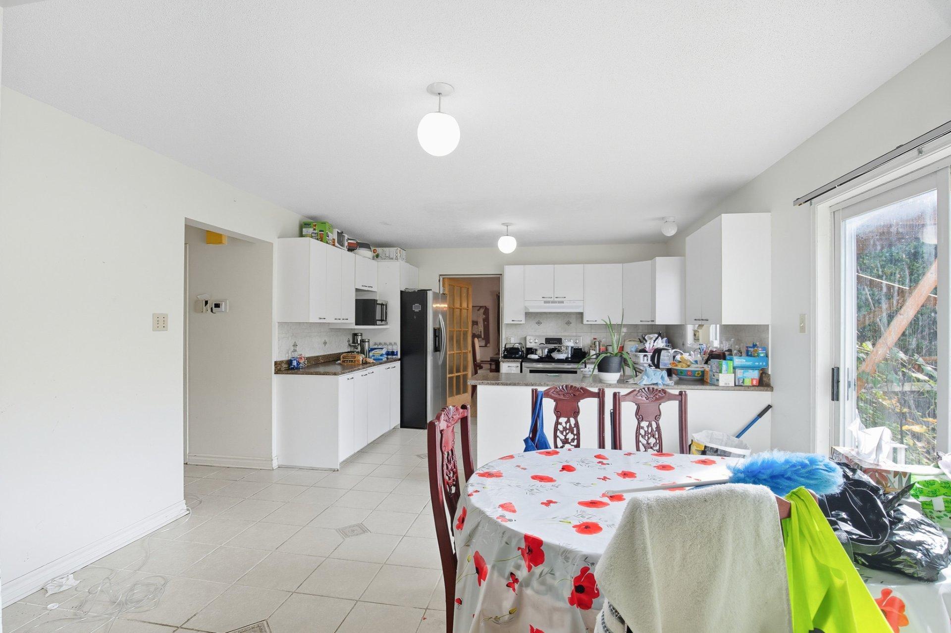 









64


Rue Jean-De La Fontaine

,
Gatineau (Aylmer),




QC
J9J2P5

