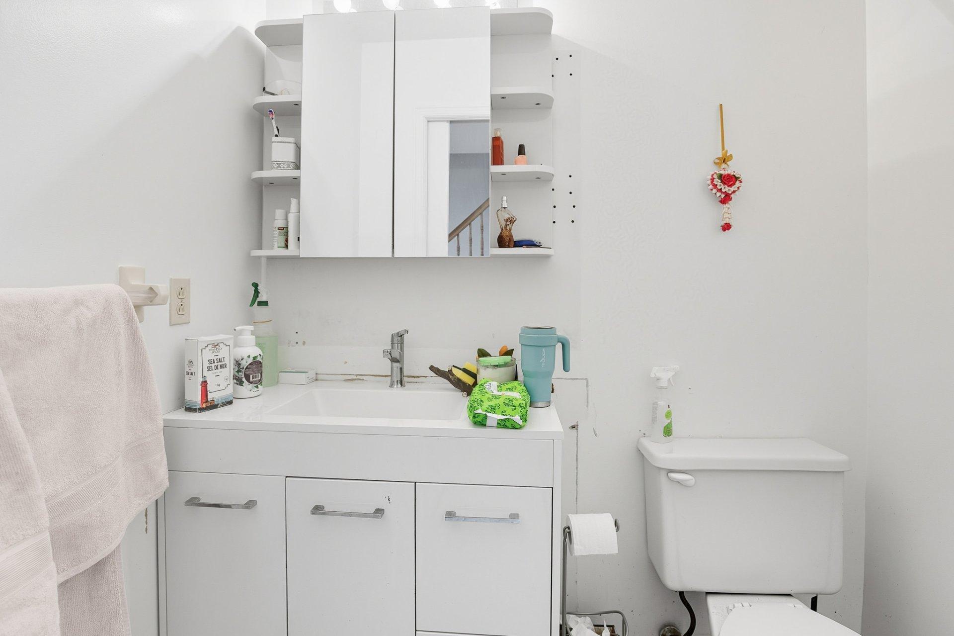 









64


Rue Jean-De La Fontaine

,
Gatineau (Aylmer),




QC
J9J2P5

