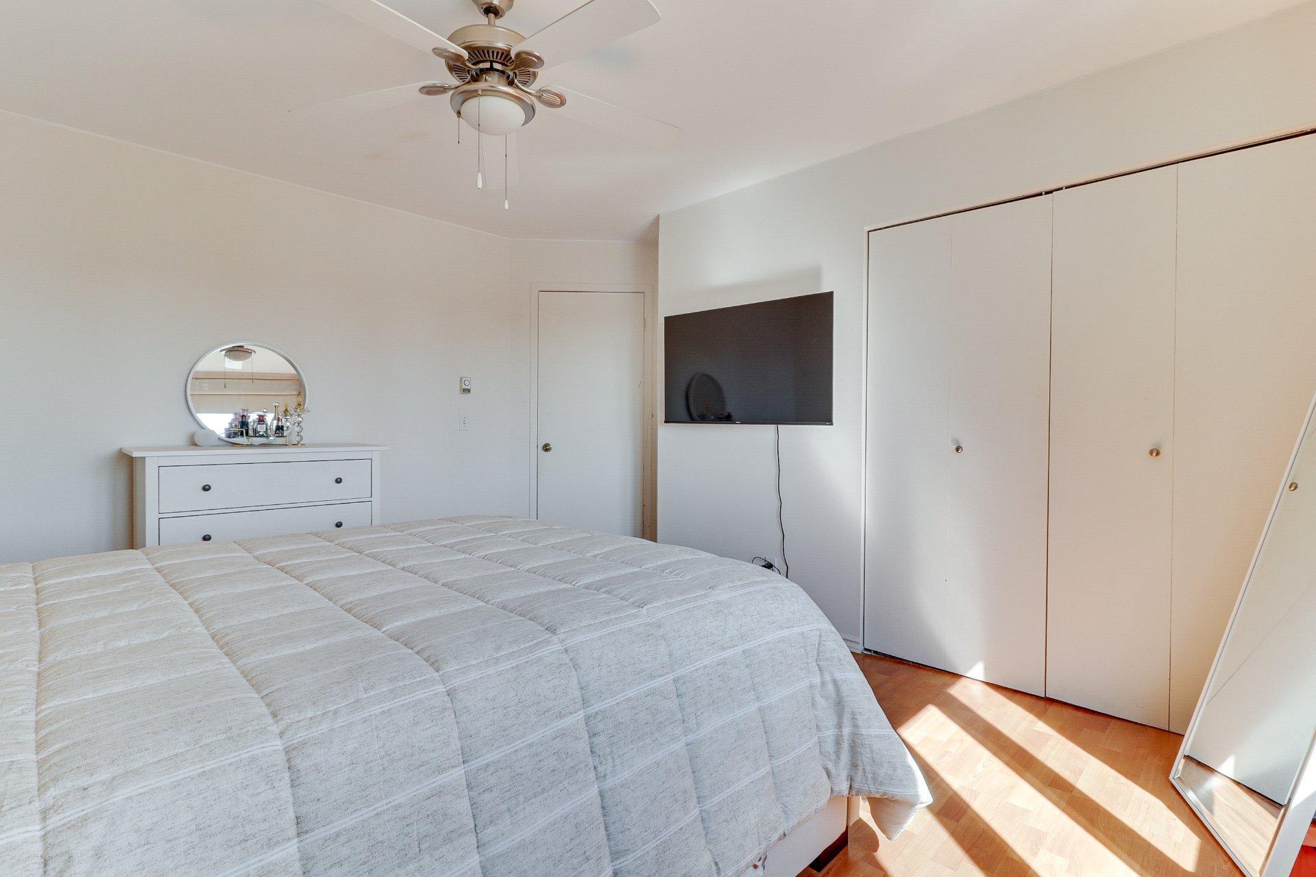 









1239


Boul. Iberville

, 401,
Repentigny (Repentigny),




QC
J5Y3H7

