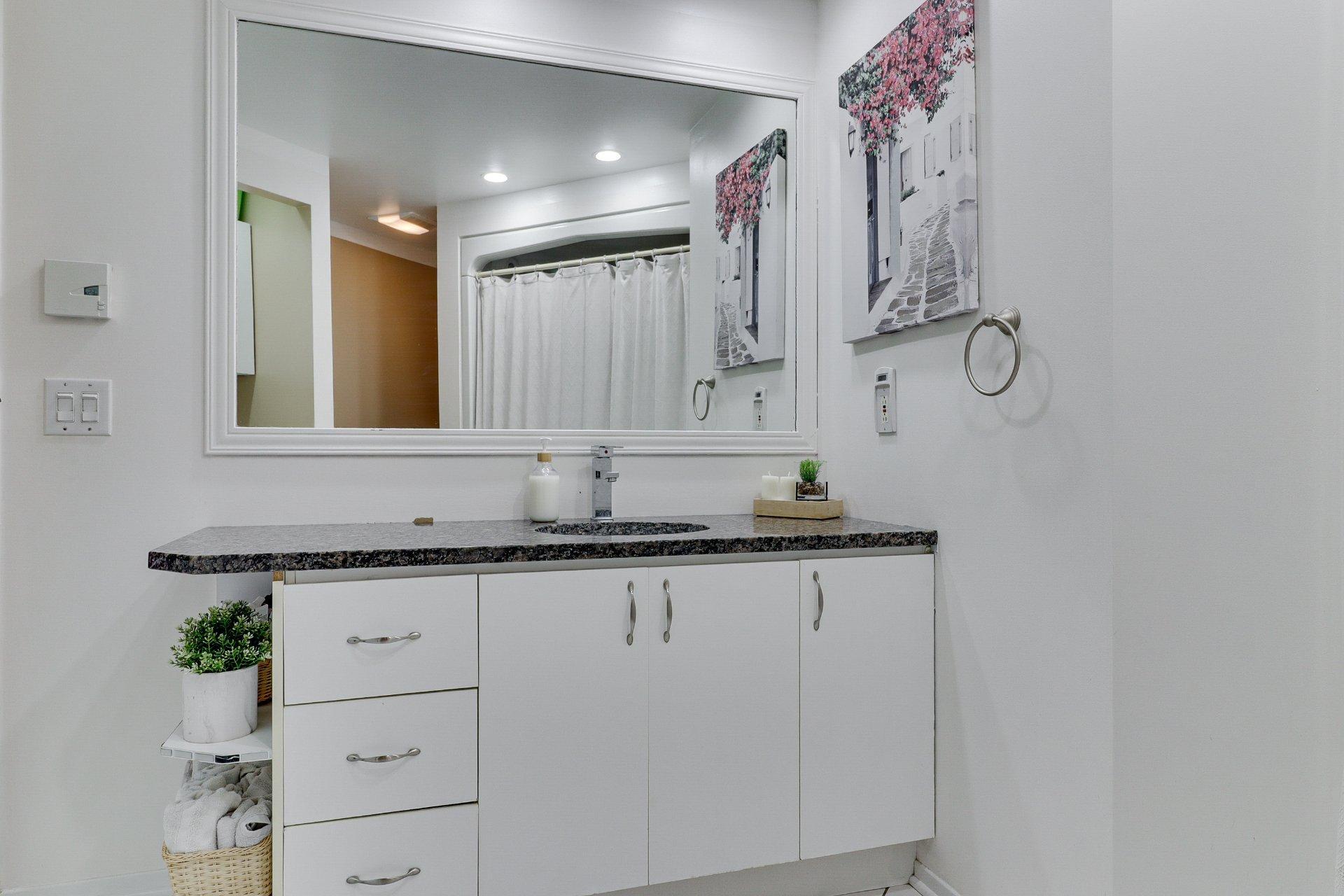 









1239


Boul. Iberville

, 401,
Repentigny (Repentigny),




QC
J5Y3H7

