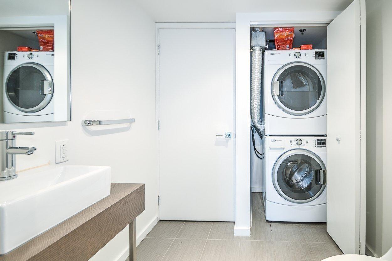 









350


Boul. De Maisonneuve O.

, 407,
Montréal (Ville-Marie),




QC
H3A0B4

