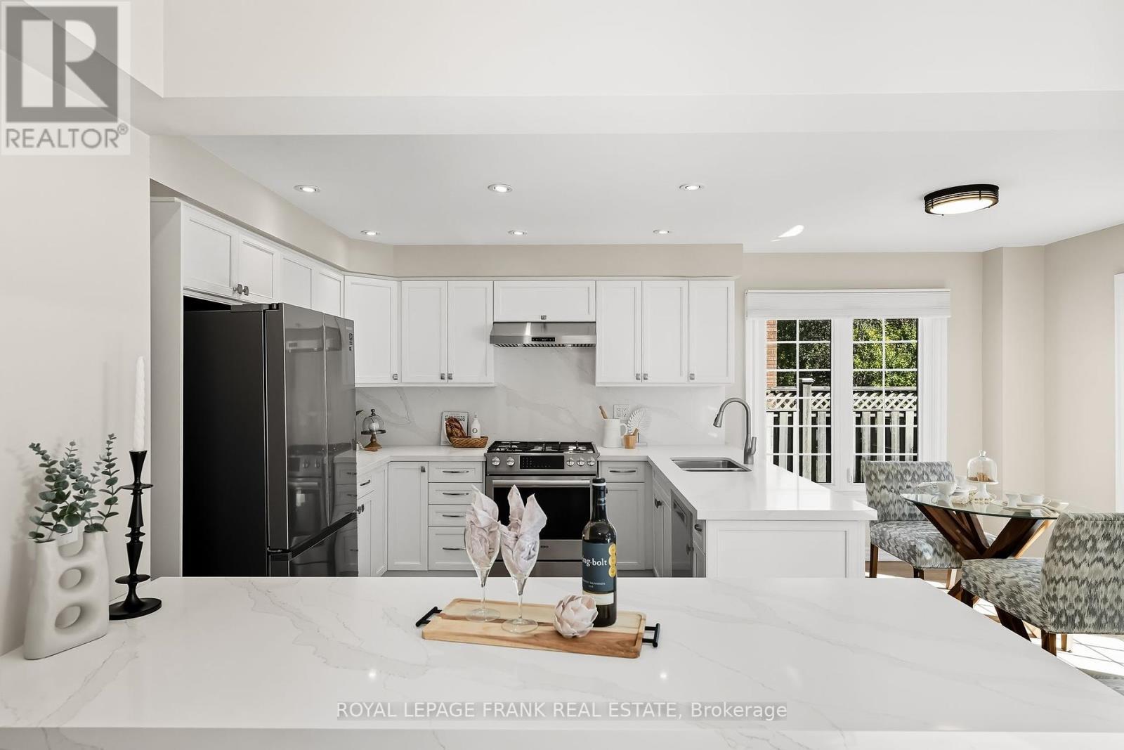 












49 RICE DRIVE

,
Whitby (Pringle Creek),




Ontario
L1N7Z3

