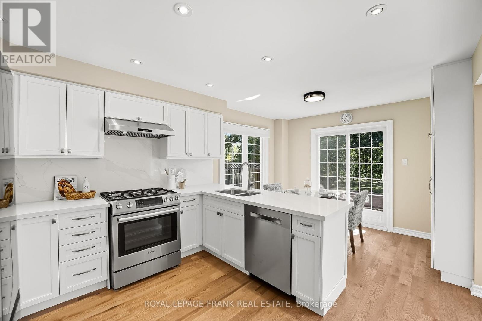 












49 RICE DRIVE

,
Whitby (Pringle Creek),




Ontario
L1N7Z3

