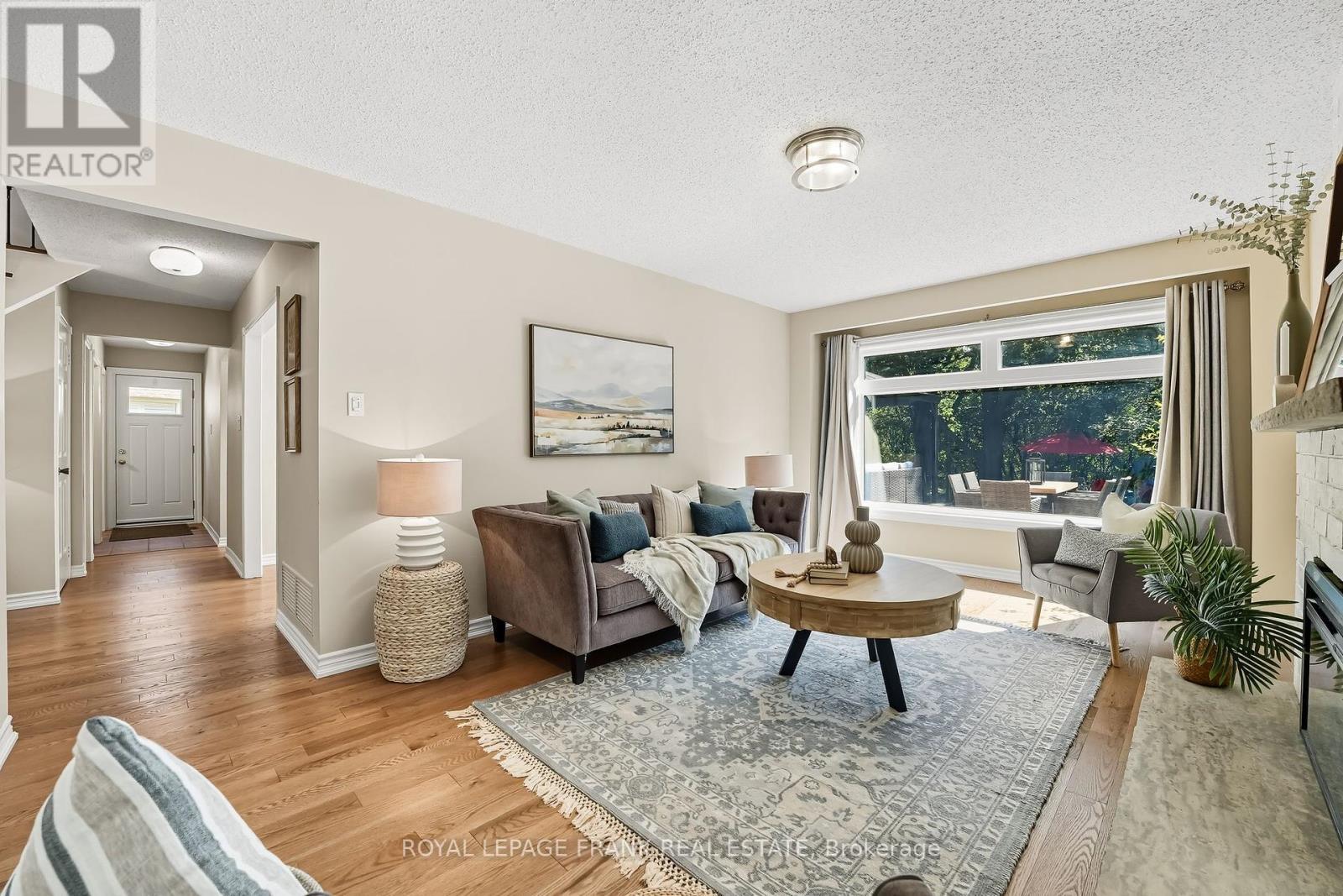 












49 RICE DRIVE

,
Whitby (Pringle Creek),




Ontario
L1N7Z3

