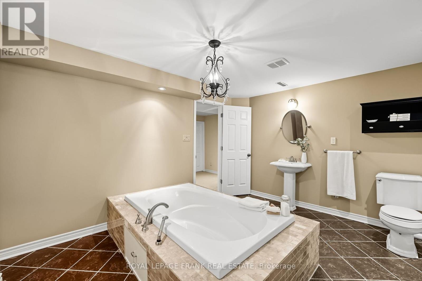 












49 RICE DRIVE

,
Whitby (Pringle Creek),




Ontario
L1N7Z3

