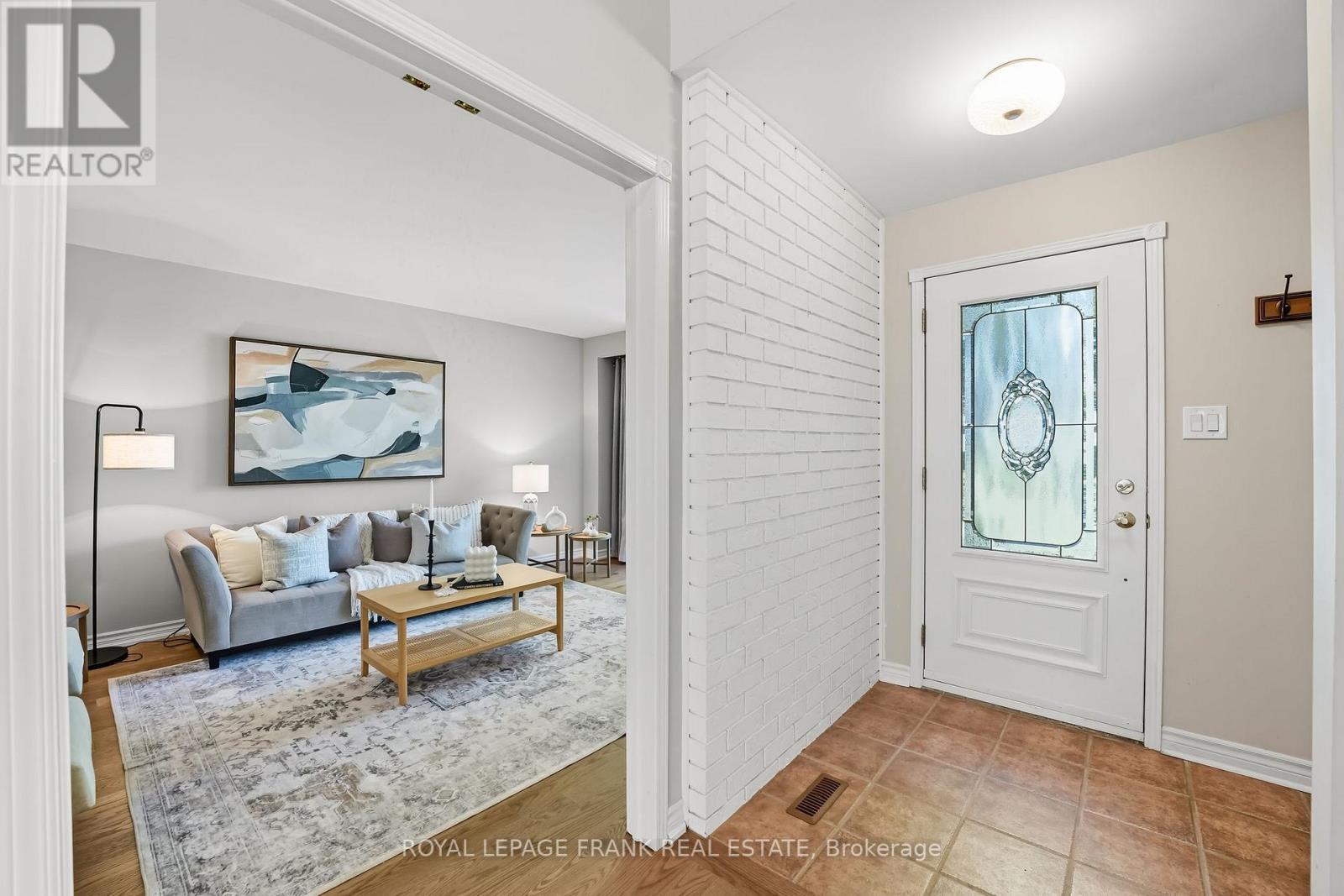 












49 RICE DRIVE

,
Whitby (Pringle Creek),




Ontario
L1N7Z3

