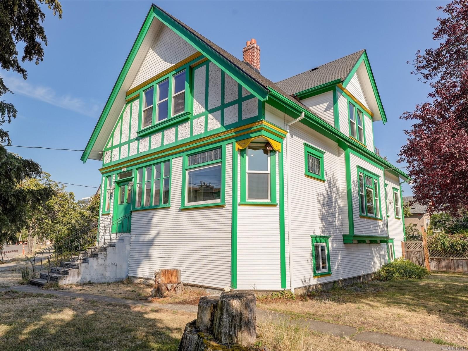 









1250


Fairfield

Rd,
Victoria,




BC
V8V 3B5

