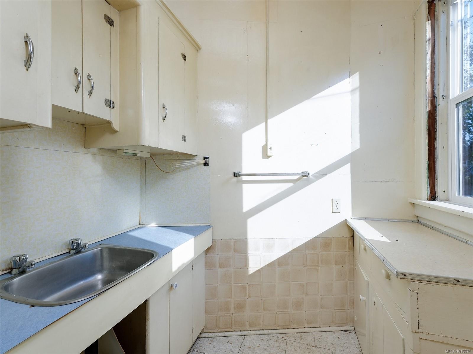 









1250


Fairfield

Rd,
Victoria,




BC
V8V 3B5


