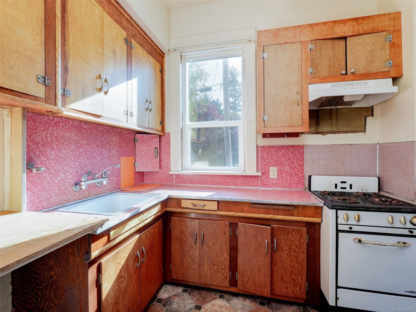 









1250


Fairfield

Rd,
Victoria,




BC
V8V 3B5

