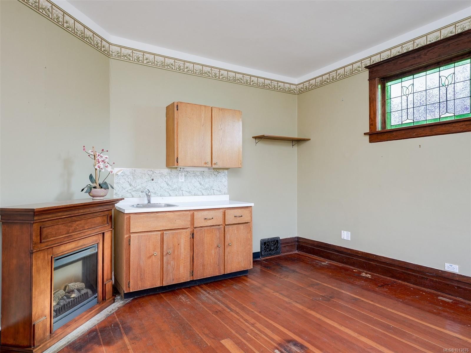 









1250


Fairfield

Rd,
Victoria,




BC
V8V 3B5

