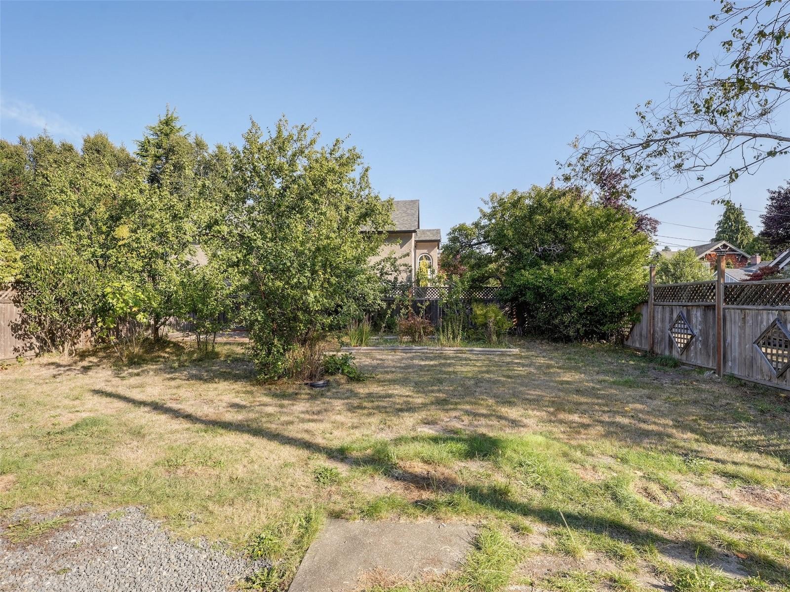 









1250


Fairfield

Rd,
Victoria,




BC
V8V 3B5

