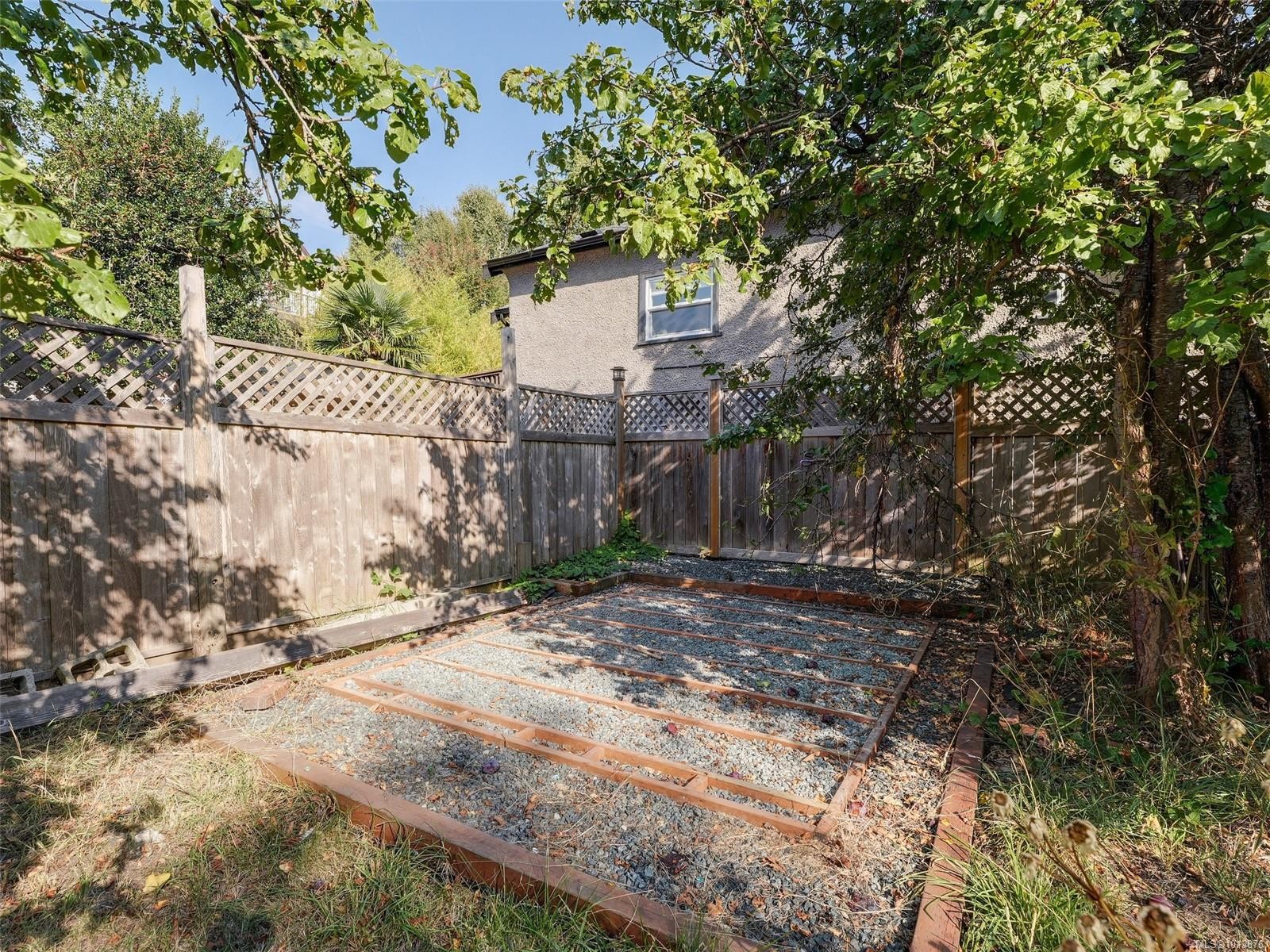 









1250


Fairfield

Rd,
Victoria,




BC
V8V 3B5

