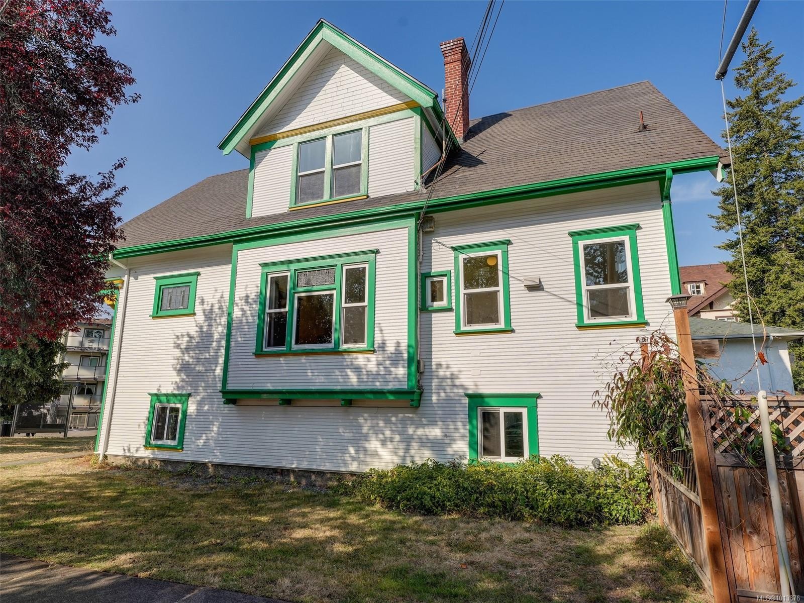 









1250


Fairfield

Rd,
Victoria,




BC
V8V 3B5

