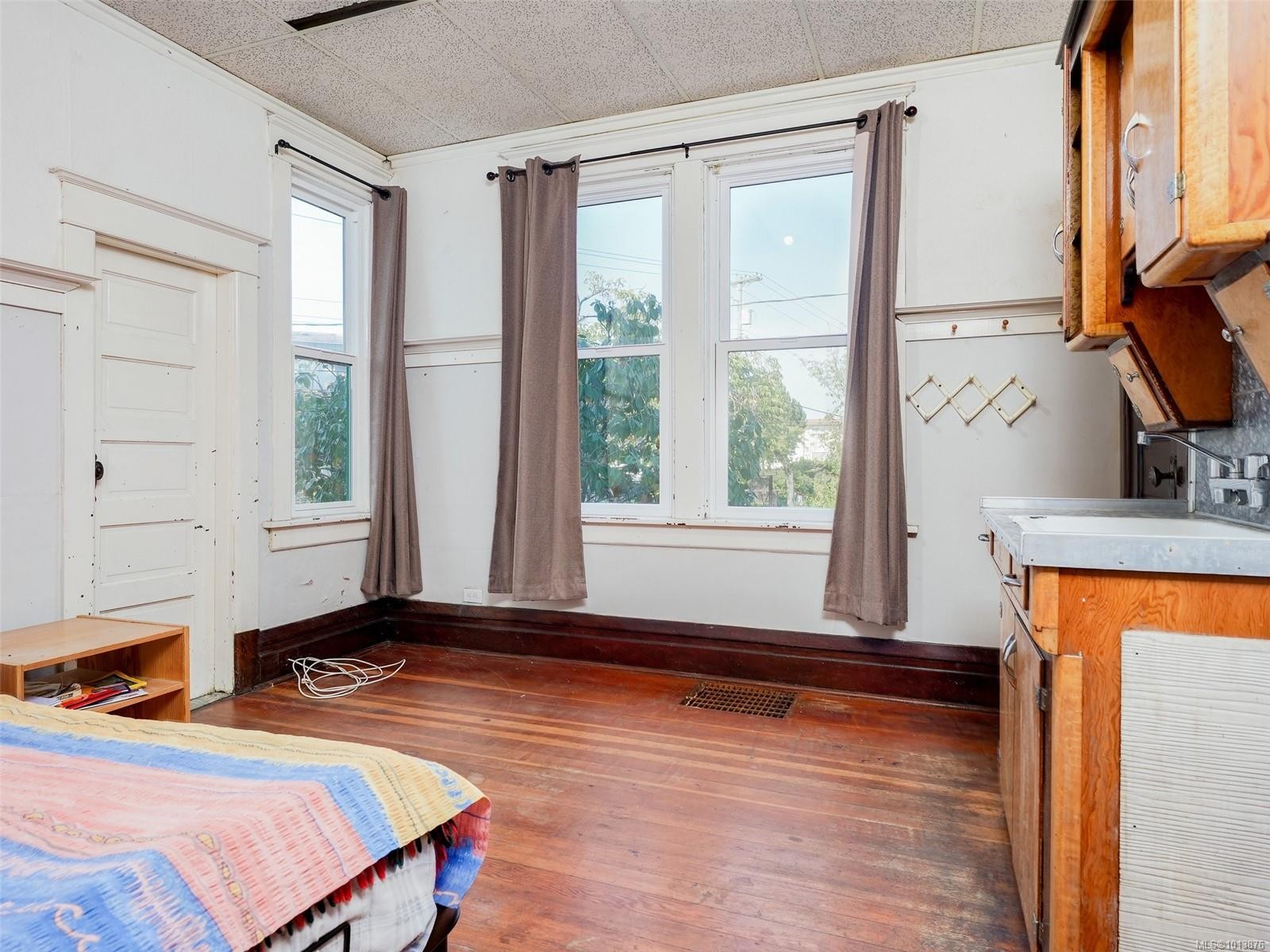 









1250


Fairfield

Rd,
Victoria,




BC
V8V 3B5

