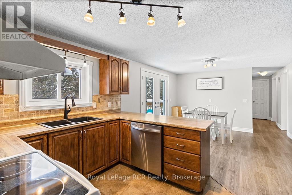 












282848 NORMANBY-BENTINCK TOWNLINE

,
West Grey,




Ontario
N0G1R0

