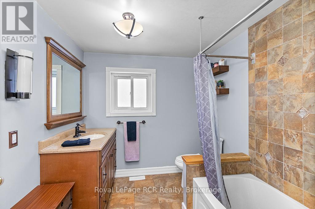 












282848 NORMANBY-BENTINCK TOWNLINE

,
West Grey,




Ontario
N0G1R0

