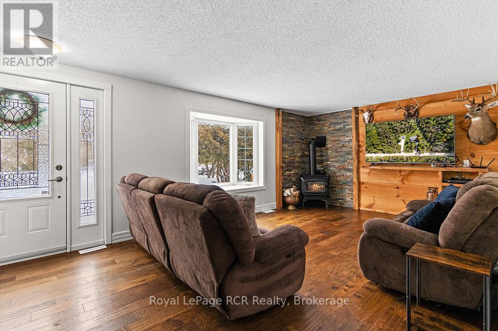 












282848 NORMANBY-BENTINCK TOWNLINE

,
West Grey,




Ontario
N0G1R0

