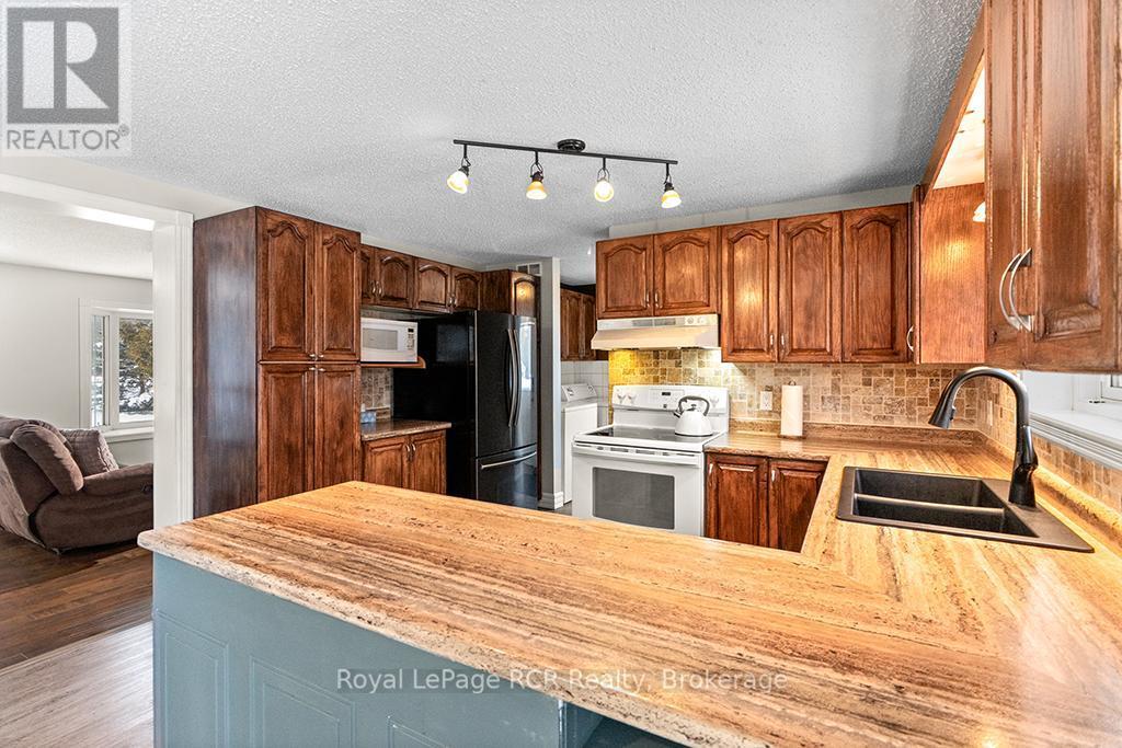 












282848 NORMANBY-BENTINCK TOWNLINE

,
West Grey,




Ontario
N0G1R0

