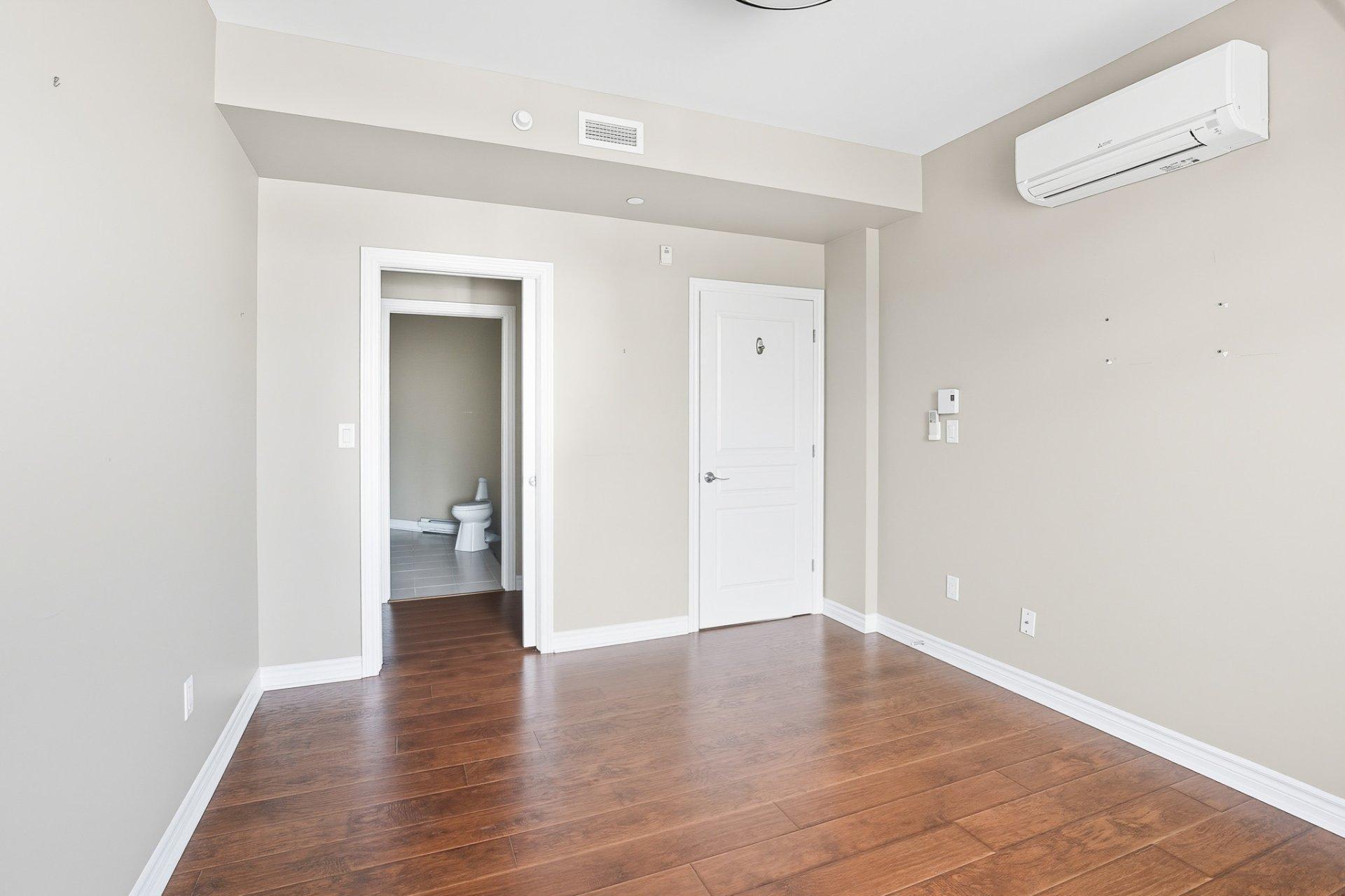 









1180


Ch. d'Aylmer

, 512,
Gatineau (Aylmer),




QC
J9H0G5

