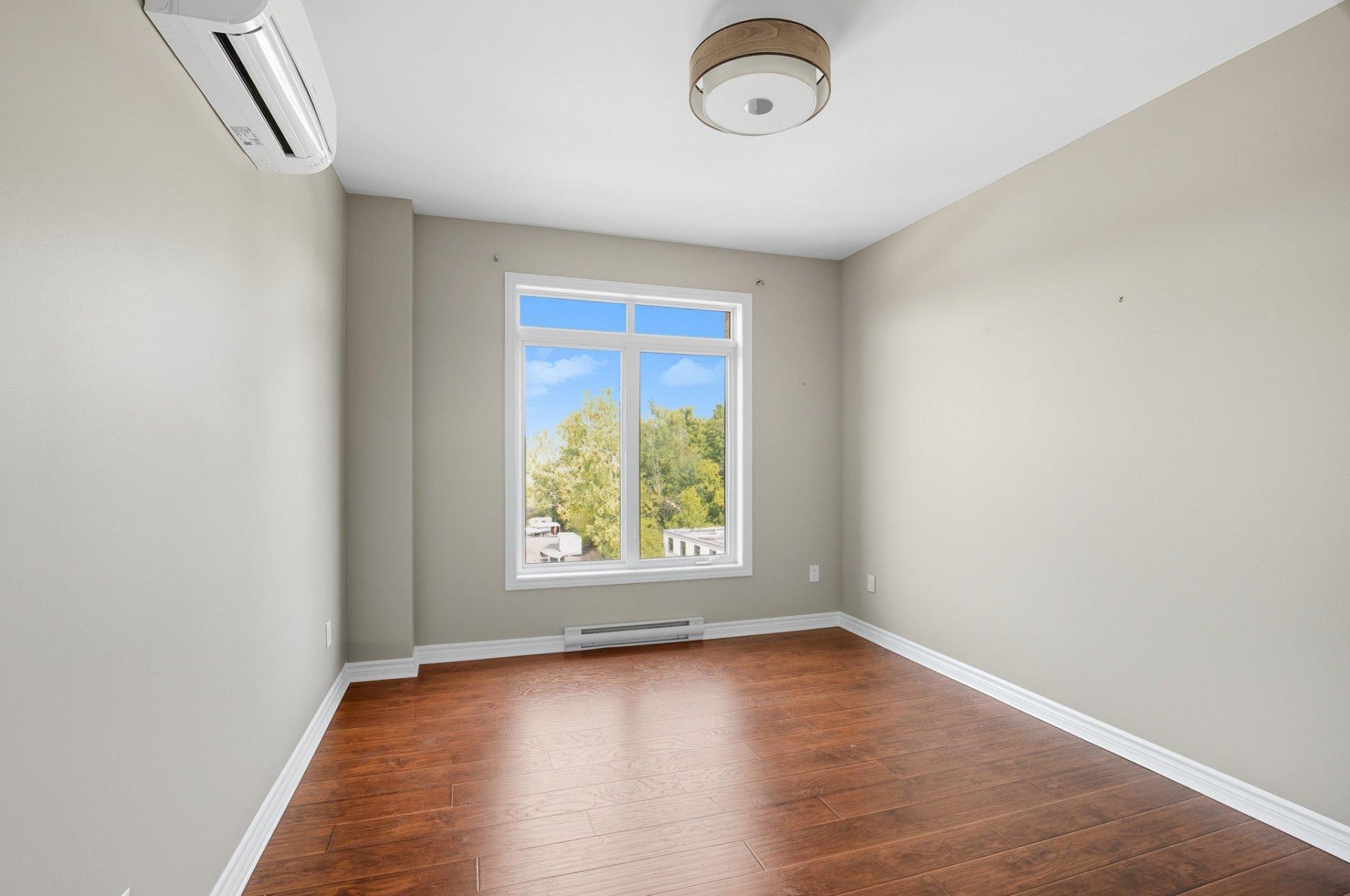 









1180


Ch. d'Aylmer

, 512,
Gatineau (Aylmer),




QC
J9H0G5

