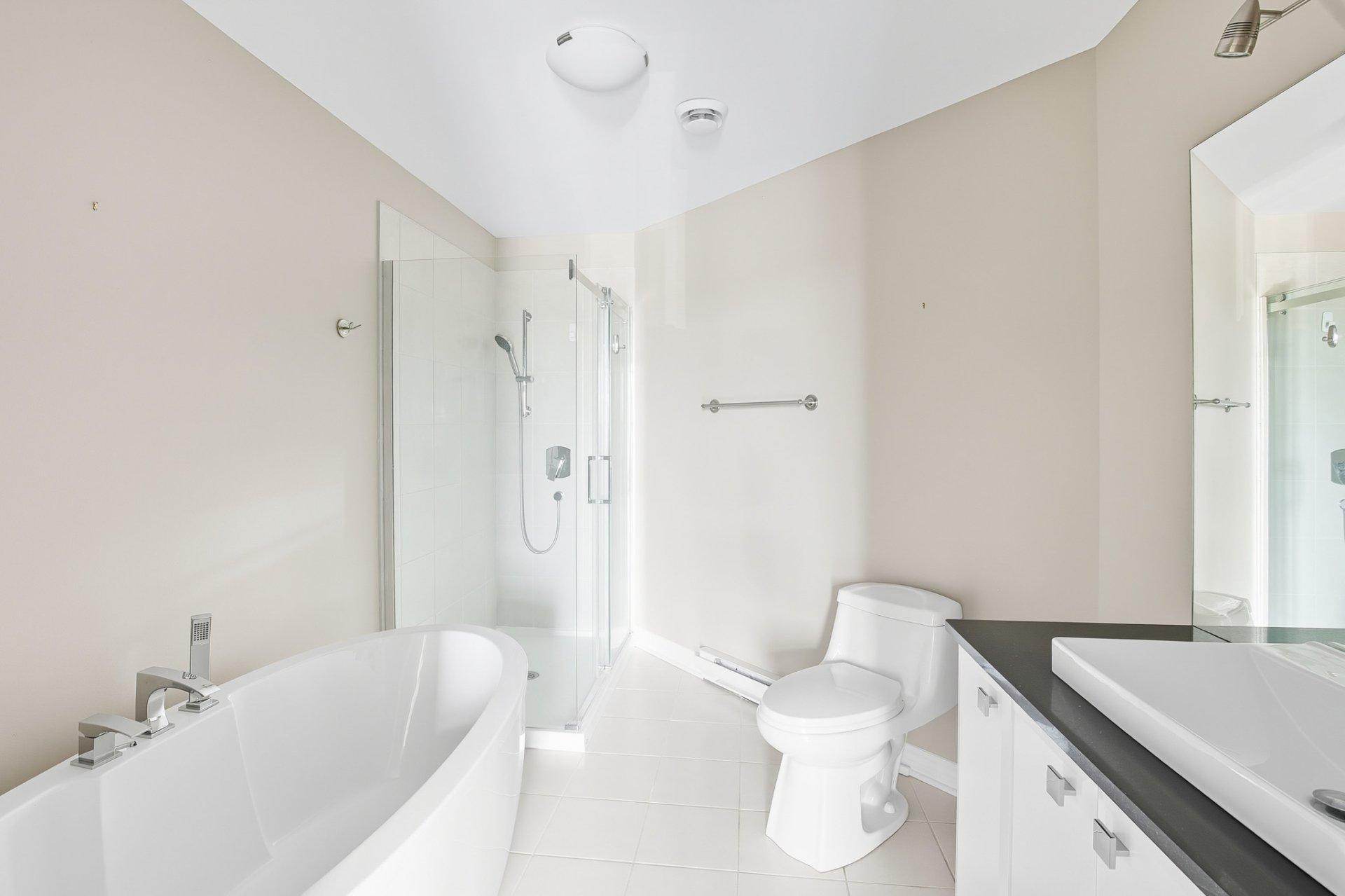 









1180


Ch. d'Aylmer

, 512,
Gatineau (Aylmer),




QC
J9H0G5

